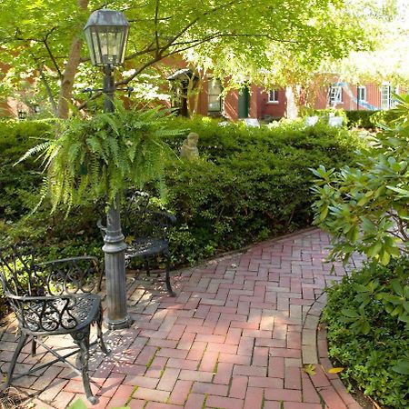 Louisville Bourbon Inn 外观 照片