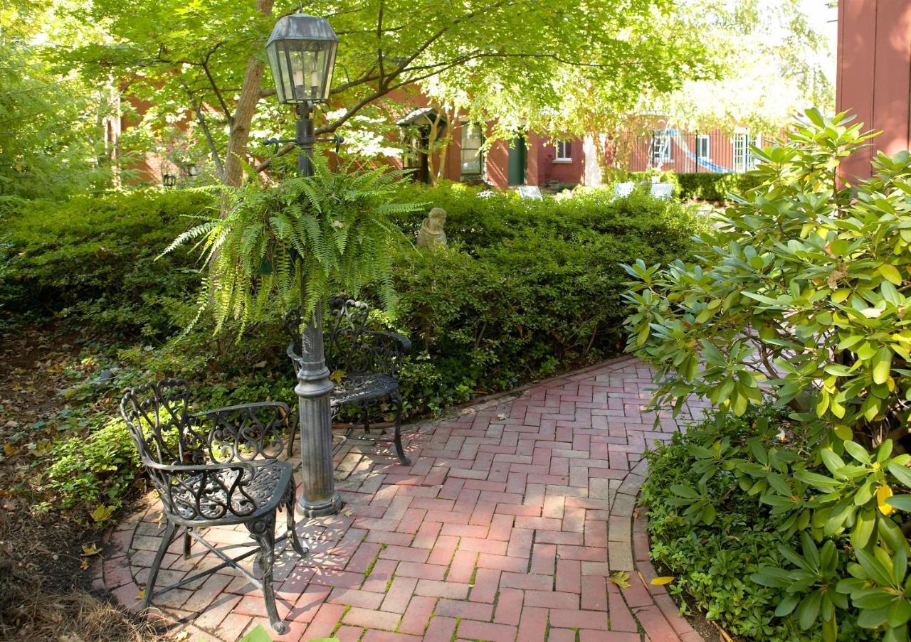 Louisville Bourbon Inn 外观 照片