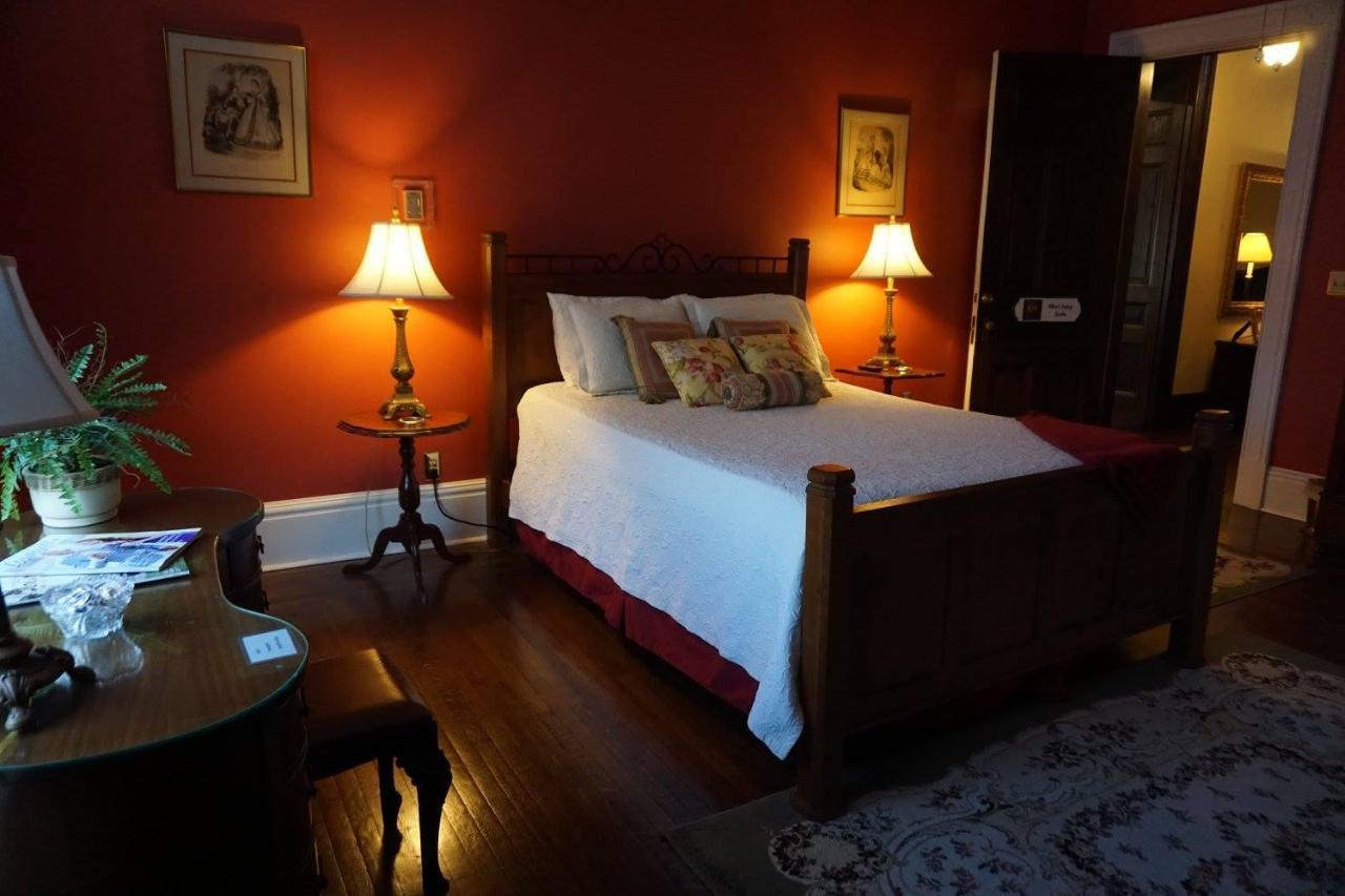Louisville Bourbon Inn 外观 照片