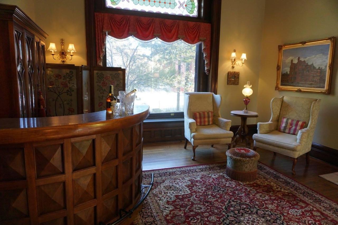 Louisville Bourbon Inn 外观 照片