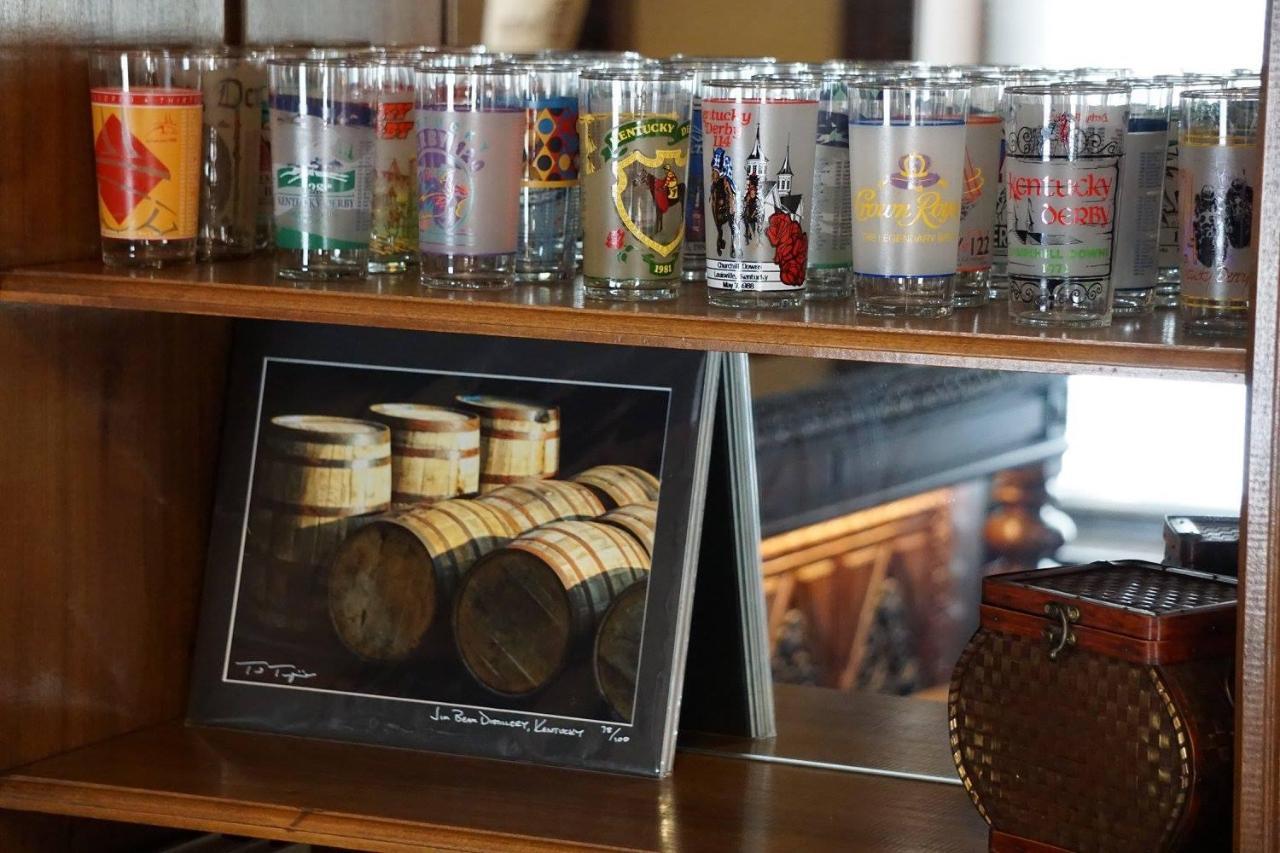 Louisville Bourbon Inn 外观 照片