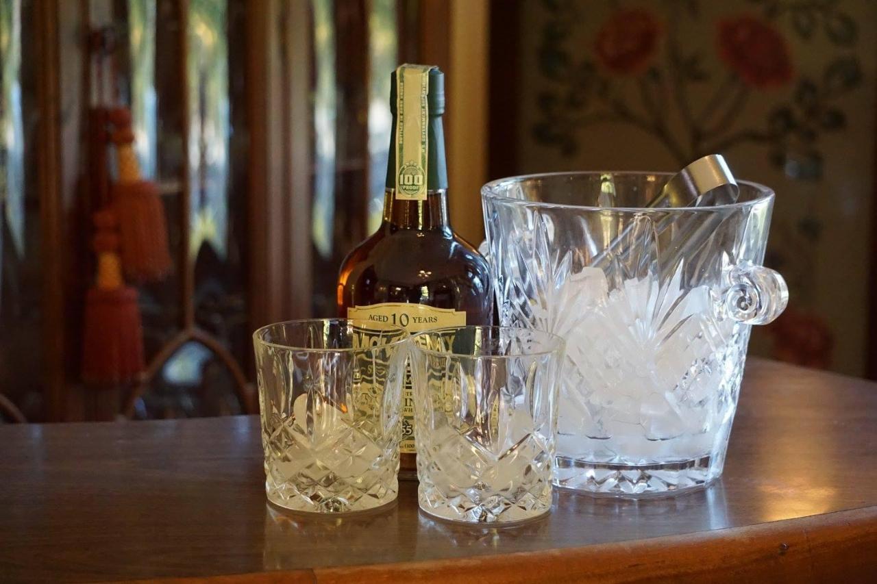 Louisville Bourbon Inn 外观 照片