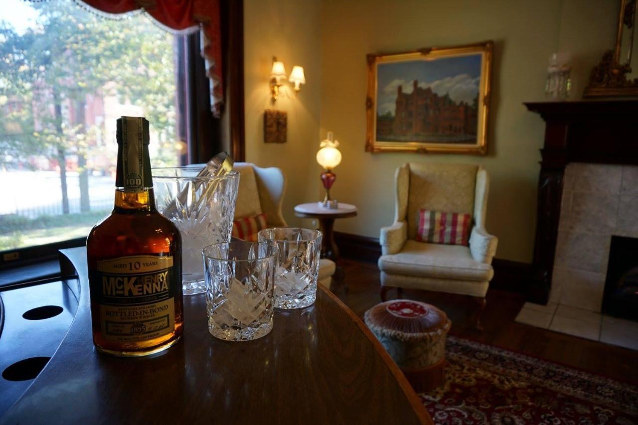 Louisville Bourbon Inn 外观 照片